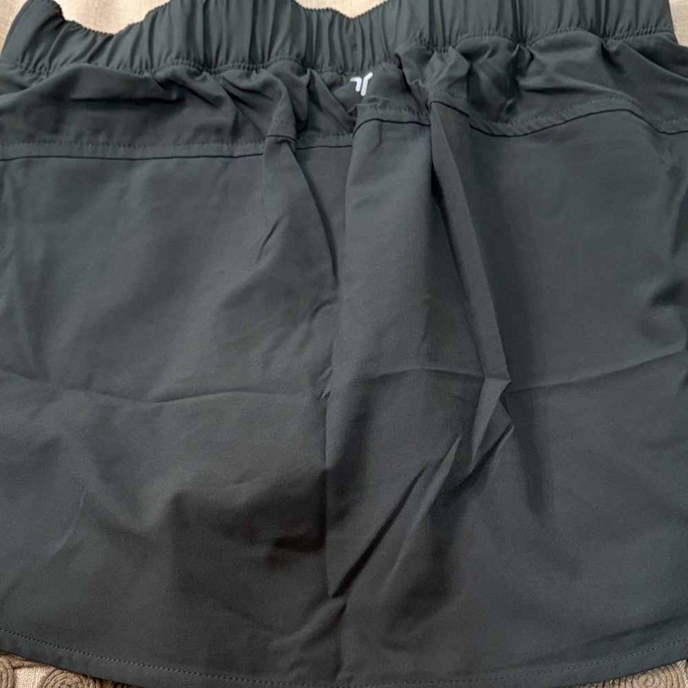 Old Navy Dark Ivy Mid-Rise StretchTech Skort -- 3-inch inseam/NWT/S - Picture 9 of 14